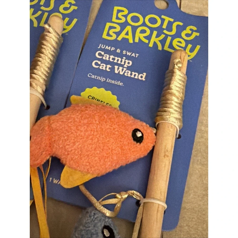 New Boots & Barkley Jump & Swat Catnip Cat Wand Fish Crinkly Target 3 Pieces